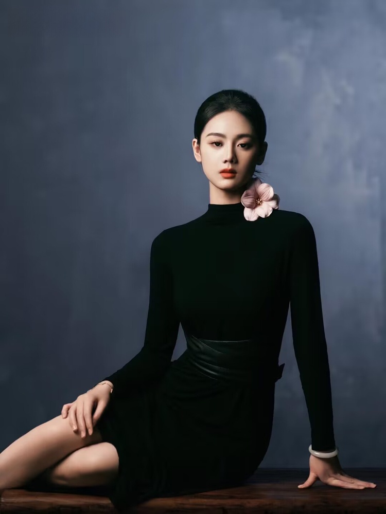 Ethnic Fashion Studio - 2026 新ファッションシンプルなハイエンド黒ポートレート写真ドレススタジオ個人的な気分アート服女性のエスニックステージ衣装