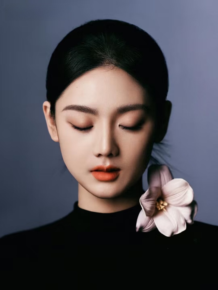 2026 新ファッションシンプルなハイエンド黒ポートレート写 - Ethnic Fashion Studio のレビューと価格